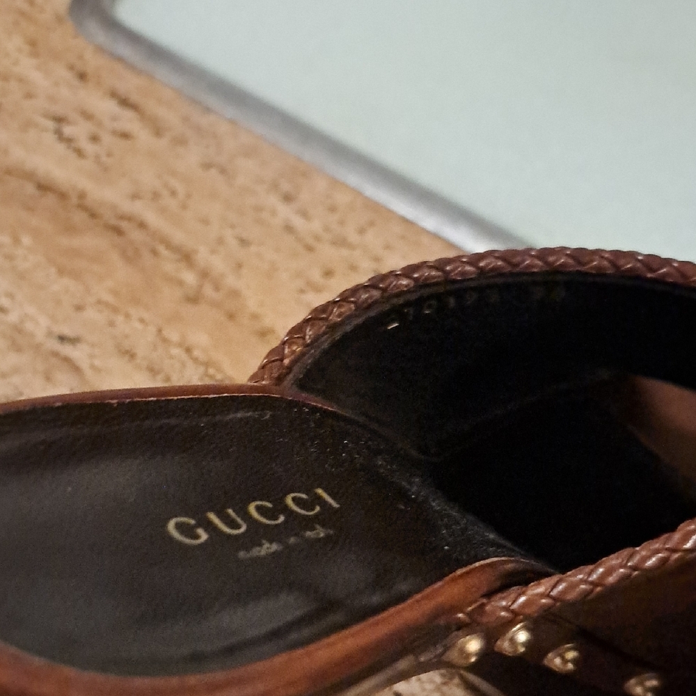 Gucci Women's Brown Leather Slide Sandals - Picture 7 of 12